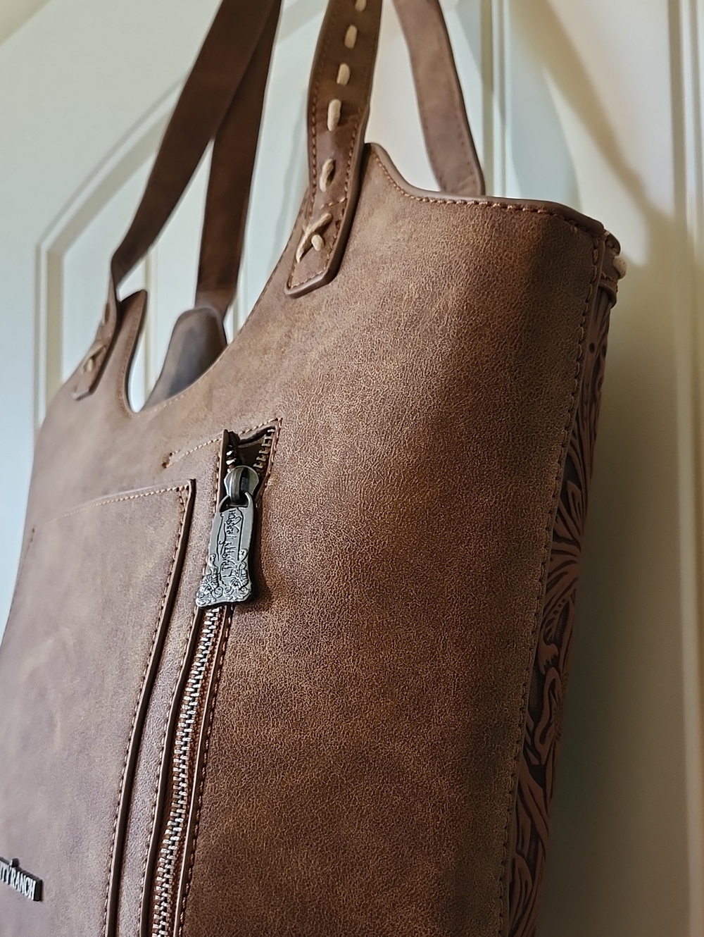 Trinity Ranch Cowhide Tooled Tote Bag Conceal Carry NWT - Picture 8 of 14